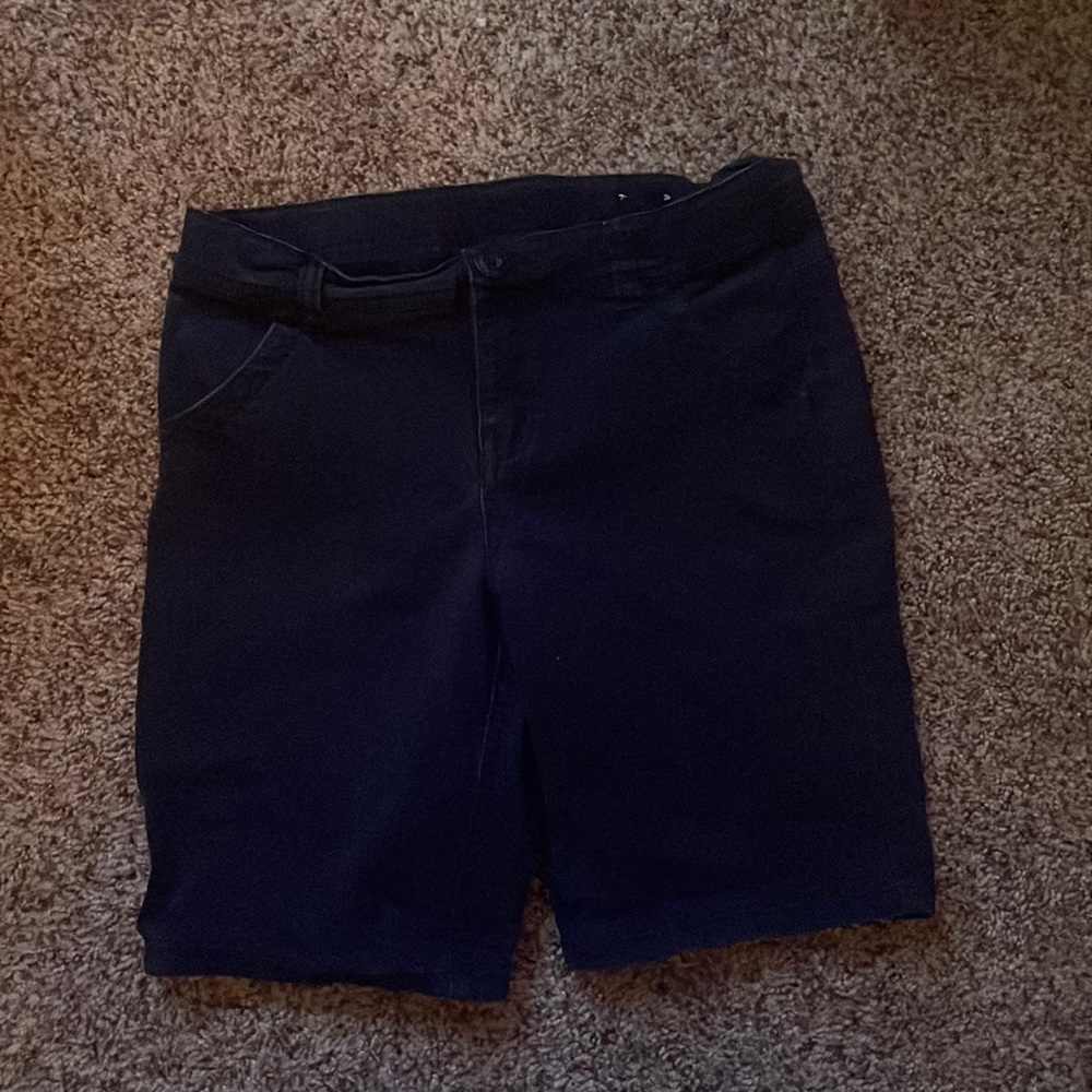Navy blue school shorts size 12 girls. Good condition.
